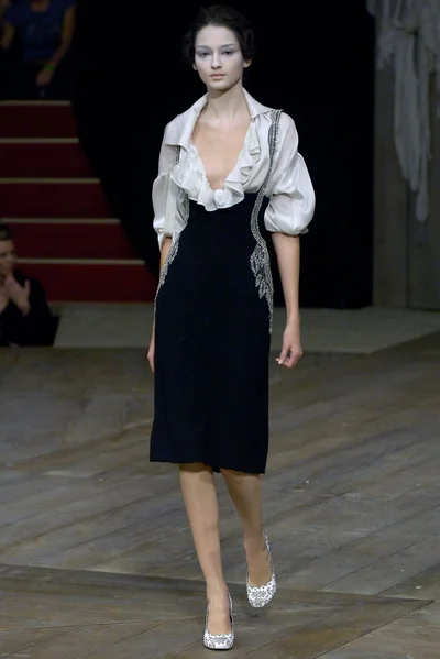 Look 16